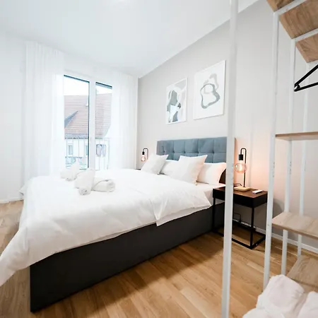 Casavia-apartments 01, City-center Boeblingen, Stellplatz, Balkon Apartamento