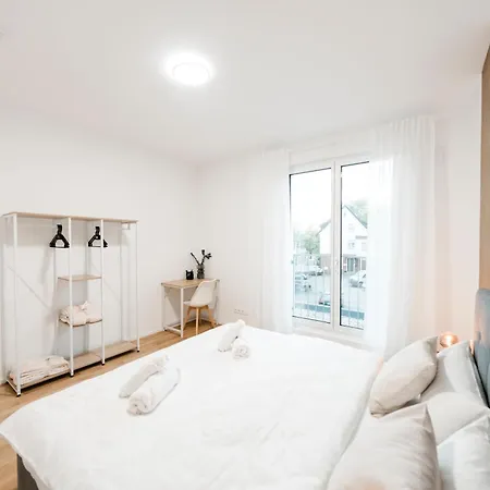 Casavia-apartments 01, City-center Boeblingen, Stellplatz, Balkon * Böblingen