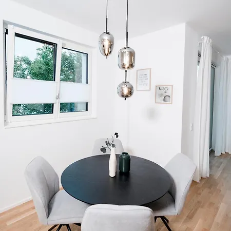 Casavia-apartments 01, City-center Boeblingen, Stellplatz, Balkon Apartamento Böblingen