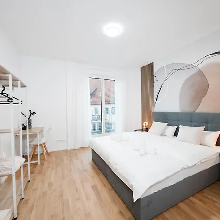 Casavia-apartments 01, City-center Boeblingen, Stellplatz, Balkon *